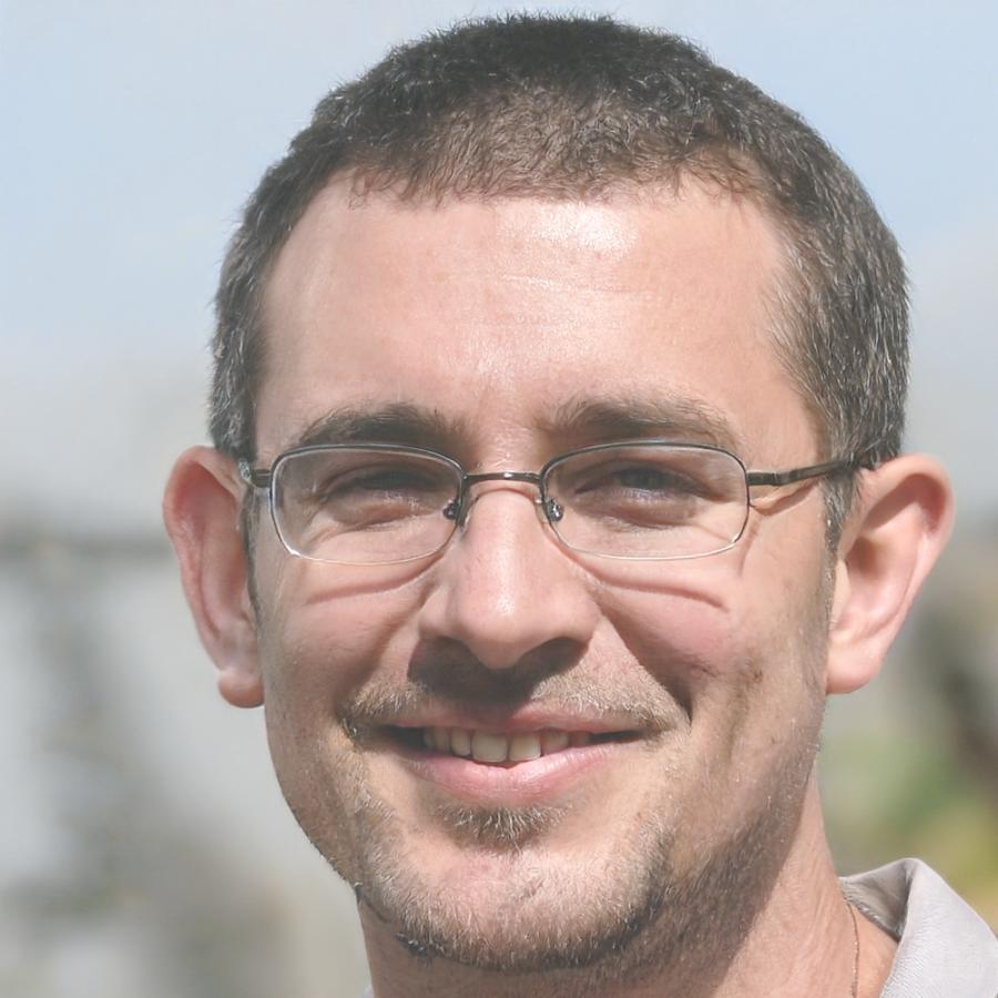 Eduardo Ramírez, especialista en educación financiera